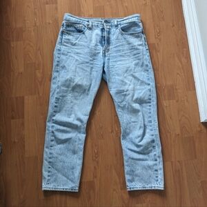 Levi's size 30 wedgie straight